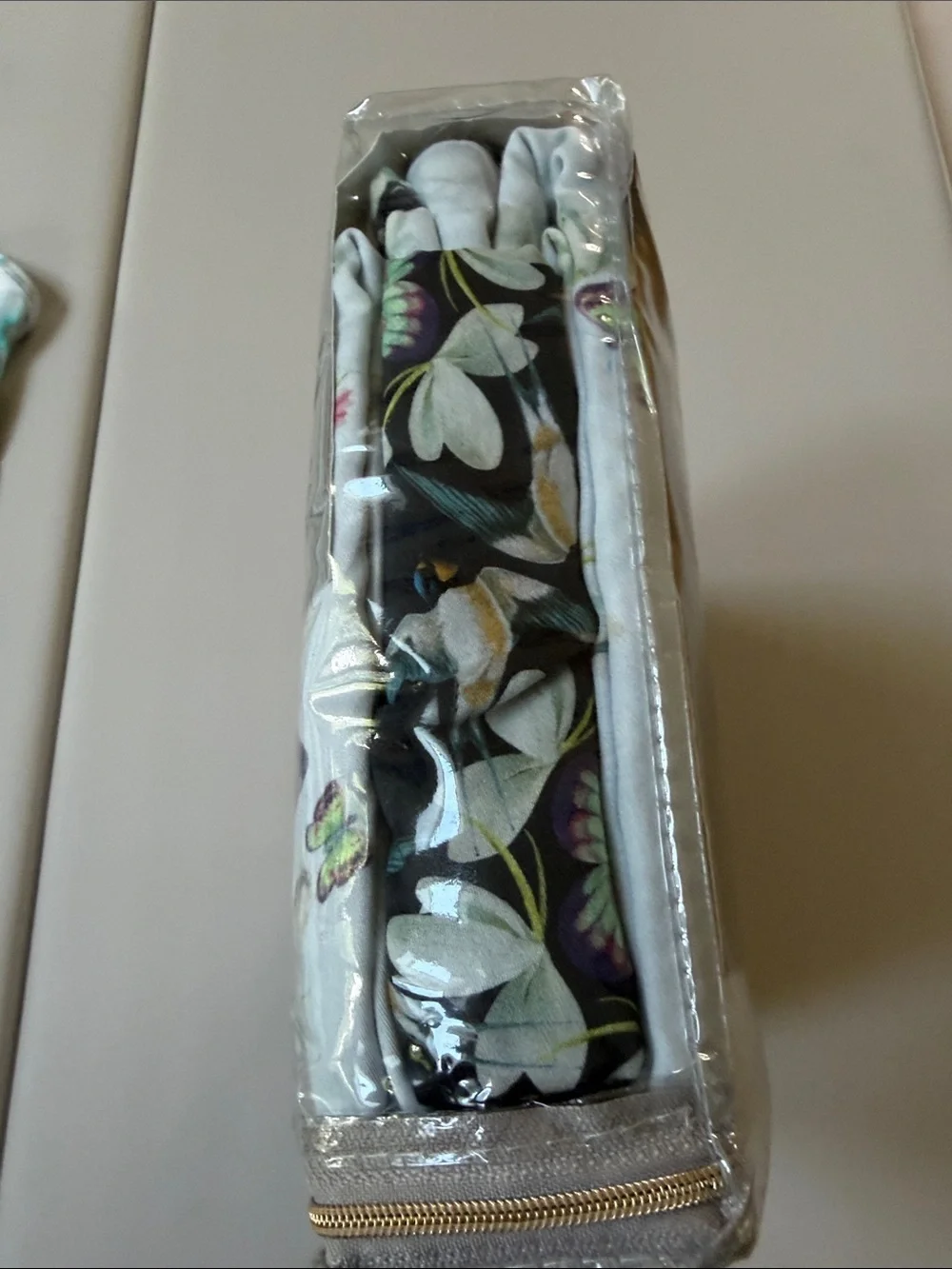 Ted Baker Purple  Butterfly and Floral Ombre Duvet set size twin. Double sided.